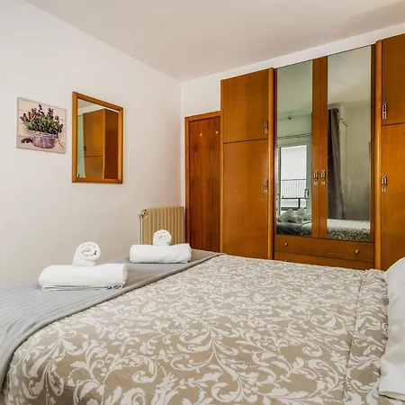 Apartment La Marina