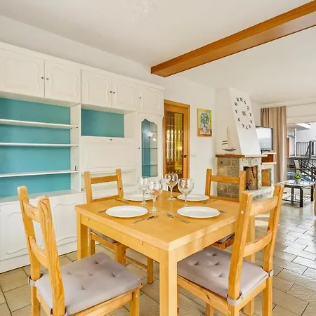 Apartment La Marina