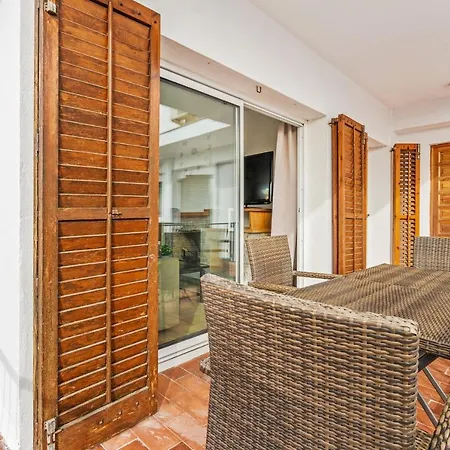 Apartment La Marina